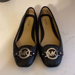 Black size 8M micheal kors flats